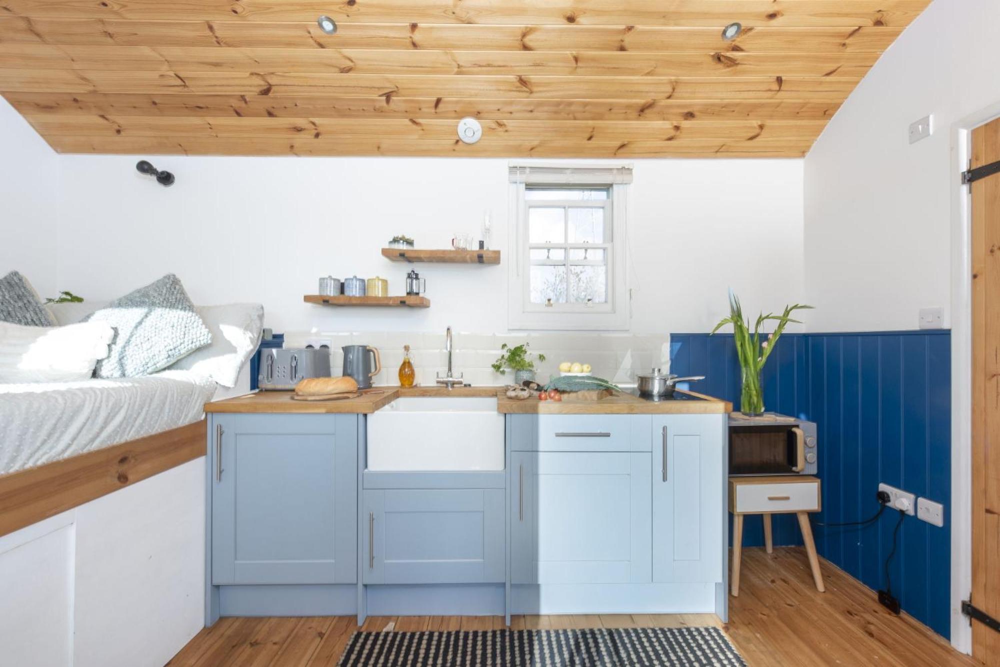 Nori's Nest, Shepherds Hut, Croft Hooper Holiday home Ludgvan