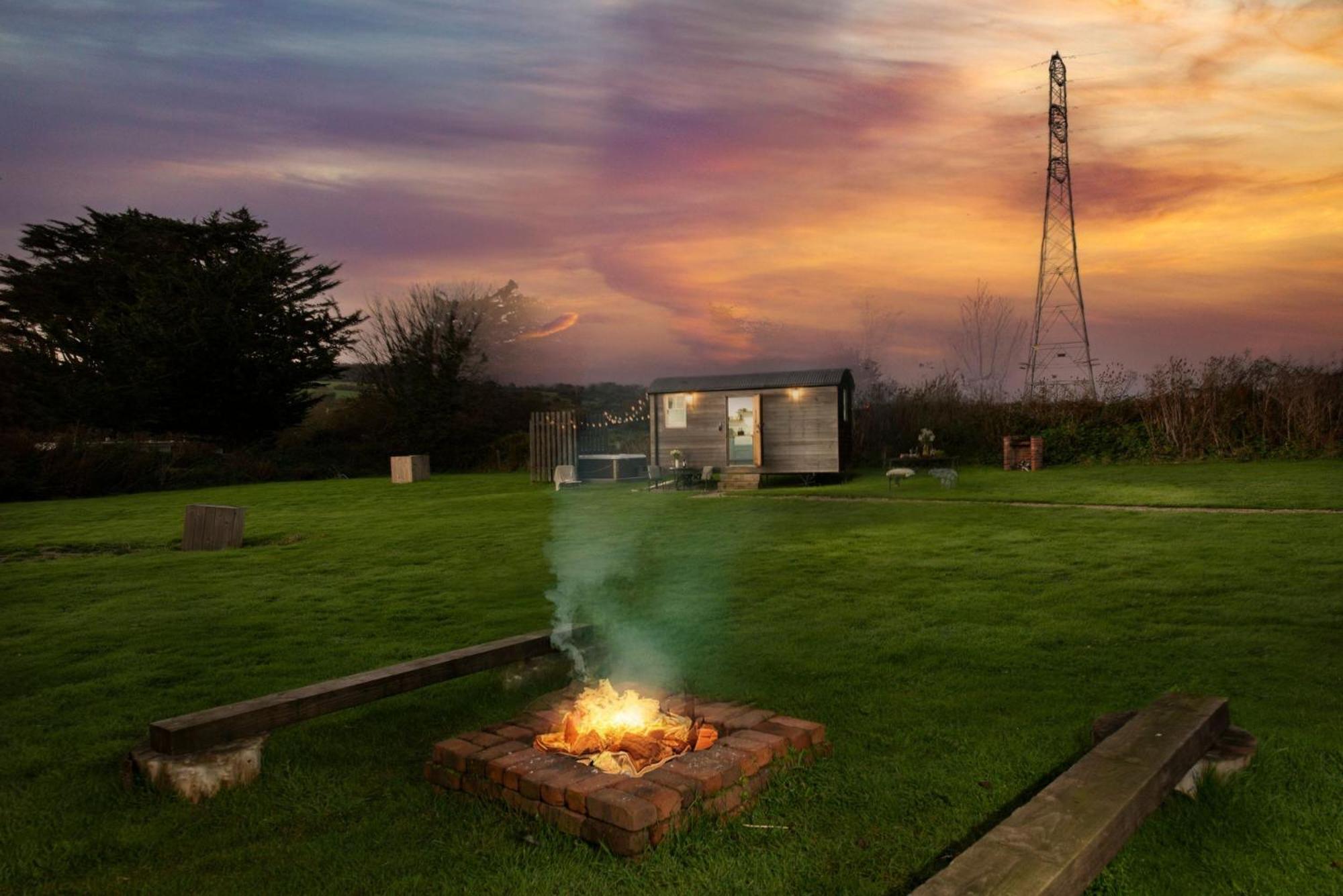 Holiday home Nori's Nest, Shepherds Hut, Croft Hooper *